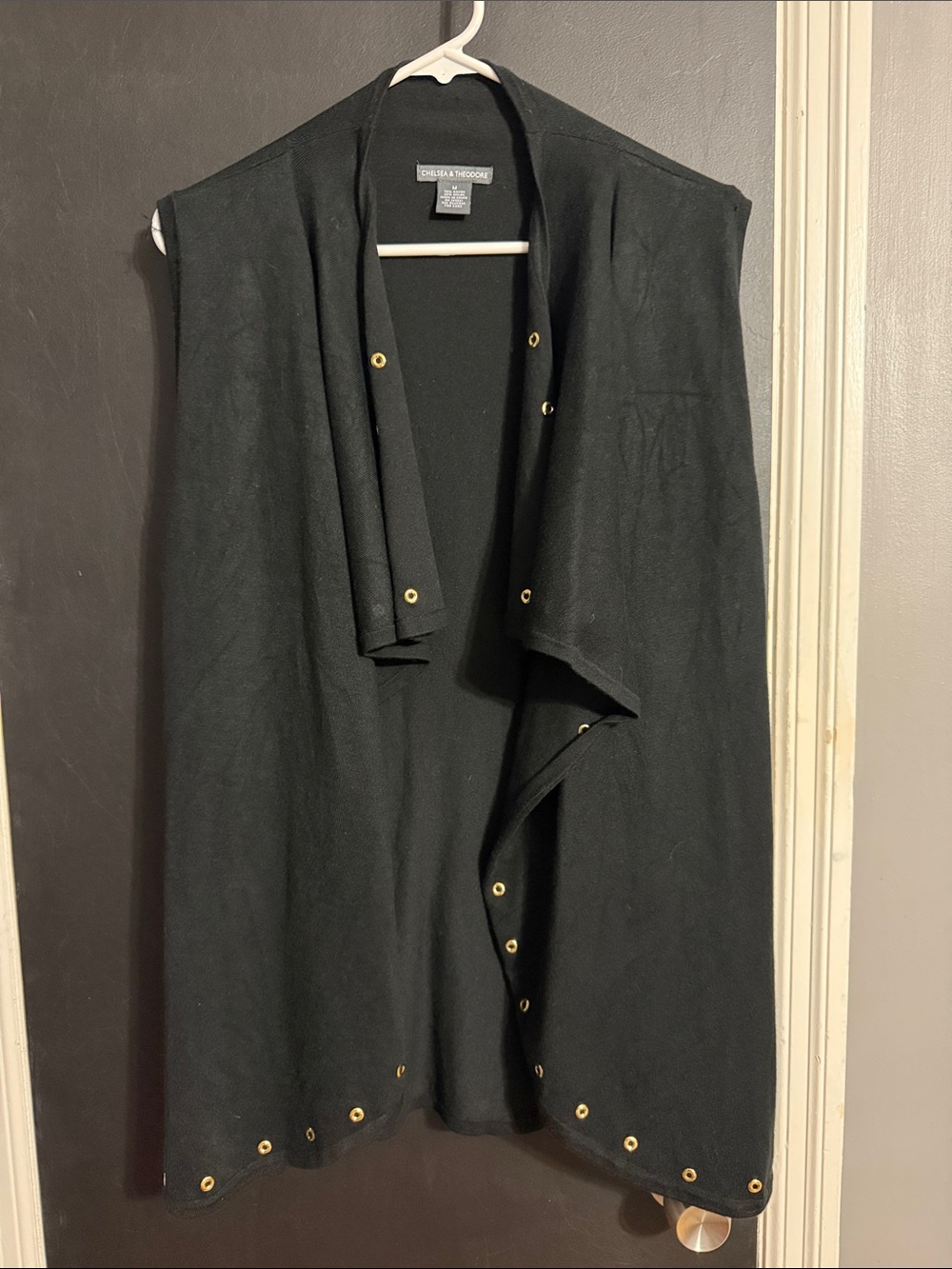Chelsea & Theodore Sleeveless Drape Sweater Vest Gold Grommets Size: M